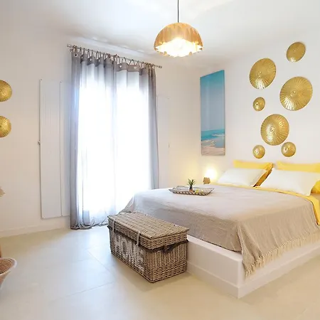 Lidia * Panormos (Mykonos)